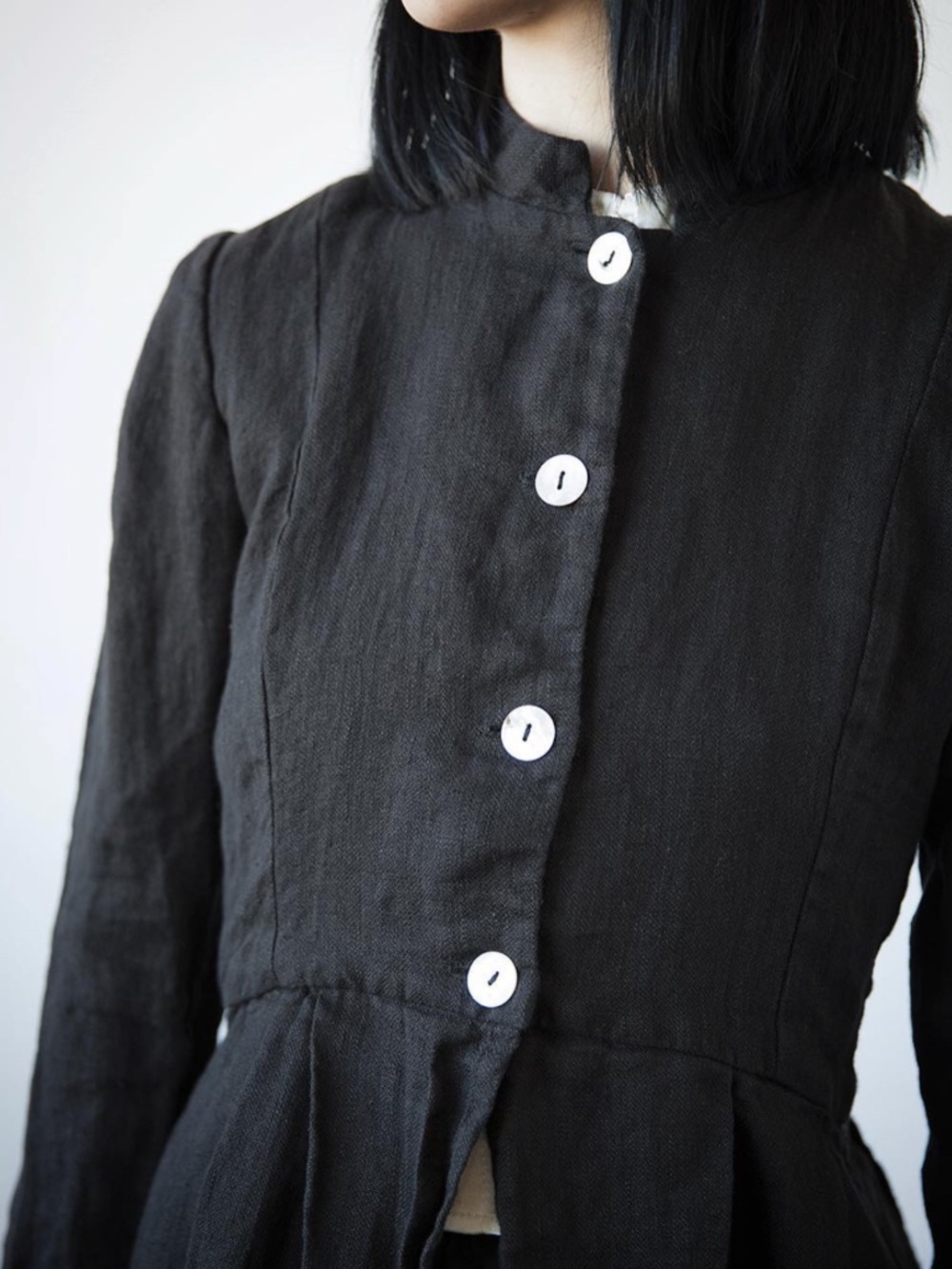 Ovate Linen Jacket - Picture 2 of 6